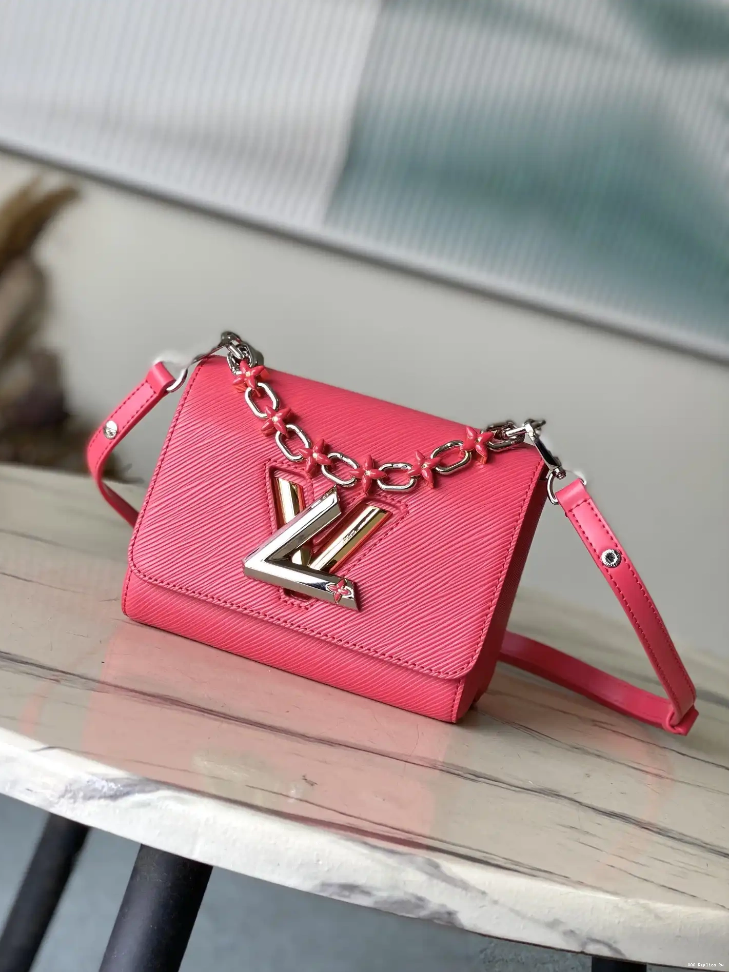 AAA Pruses Bags VUITTON TWIST LOUIS PM-19*15*9CM 0623